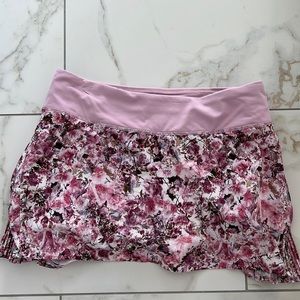 Size 6 Pink floral lululemon skirt/skort